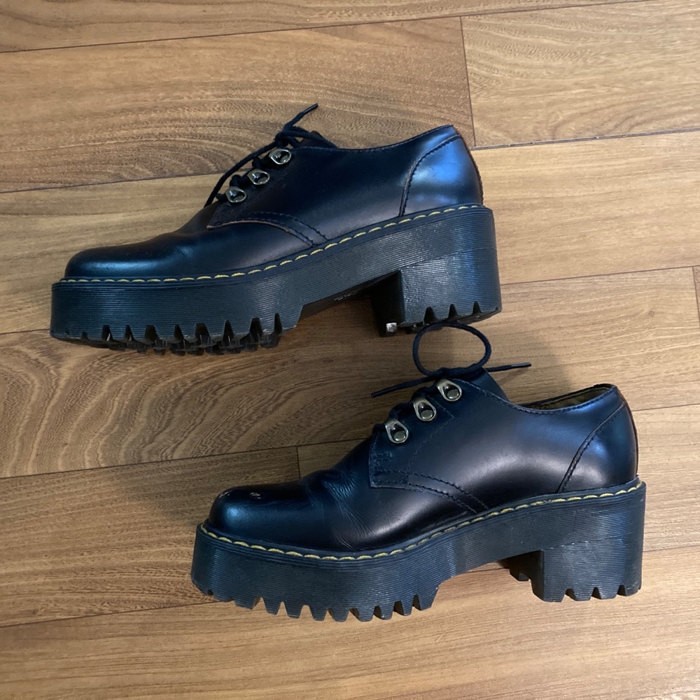 Dr. Martens Leona Lo Platform Oxford Shoes Black Women Size 7 US Ladies Leather